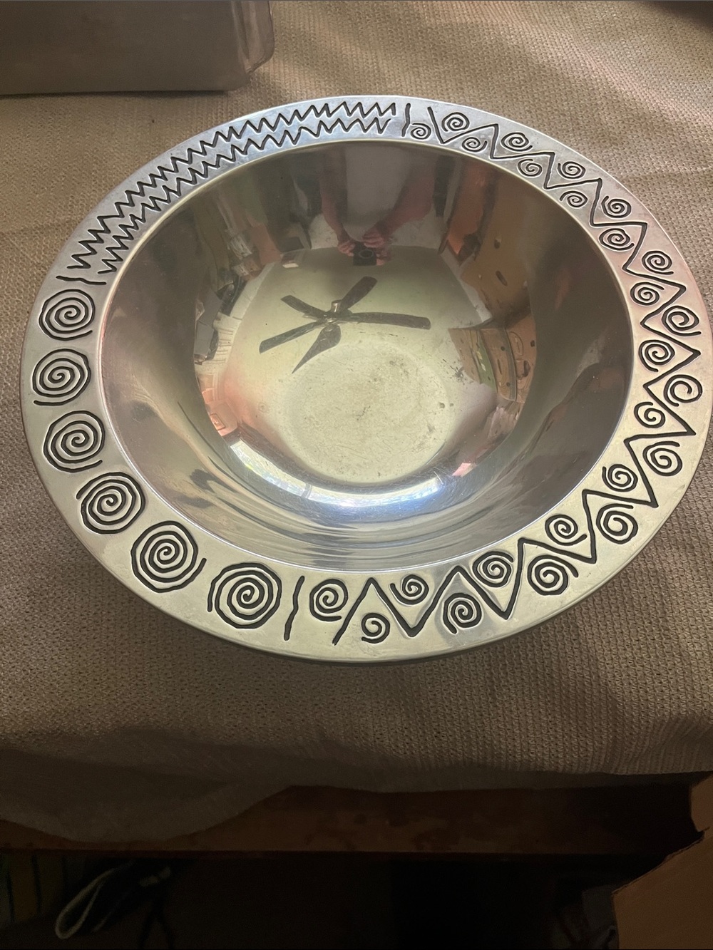 Wilton Armetale Silver-Tone Etched Spiral Rim Serving Bowl